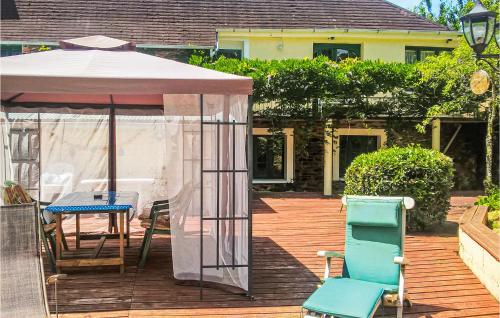 Exterior view, Stunning Apartment In La Coquille in La Coquille