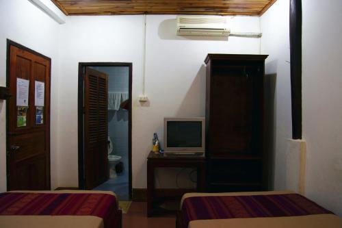 Golden Elephant (Souk Lan Xang) GH หลวงพระบาง