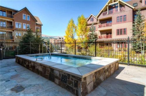 Luxury 3 Bedroom Breckenridge Vacation Rental With Stunning Mountain Views Just Steps From Historic Main Street