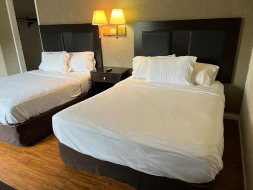 Posh Inn & Suites