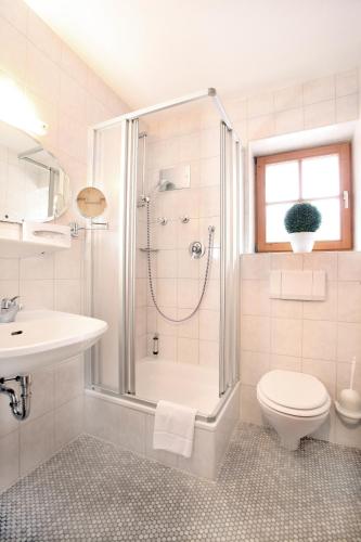 Hotel Blaue Gams ***S - image 3