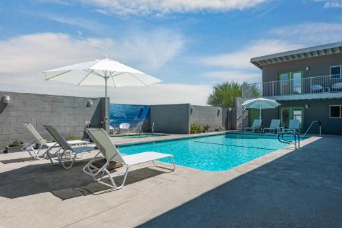 Desert Hot Springs Inn - image 7