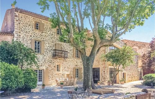 Amazing Home In Thézan-Des-Corbières