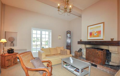 Amazing Home In Thézan-Des-Corbières