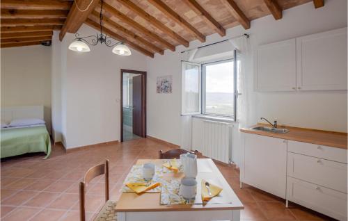 廚房, Gorgeous Home In Giove in 焦維