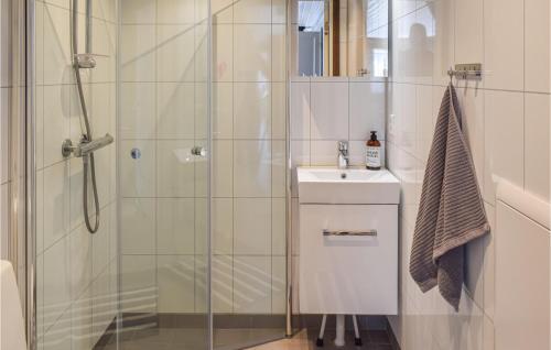 卫浴间, 4 Bedroom Cozy Home In Sjusjøen in 斯幽斯耶恩