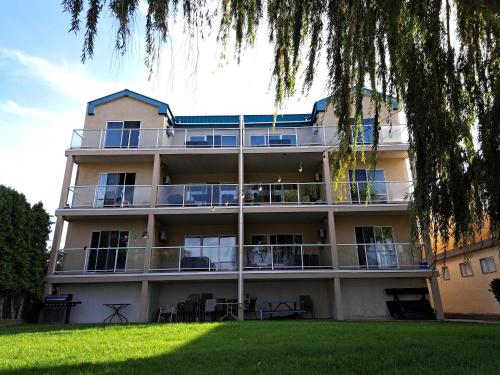 外部景觀, Richter Pass Beach Resort in 歐莎約 (BC)