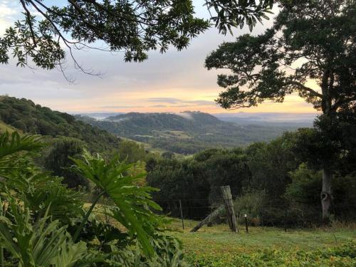 "La Petite Grange" Maleny