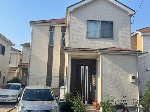 Nippori stsaion 20 minuten by Subway. ueno/ Nippori /narita