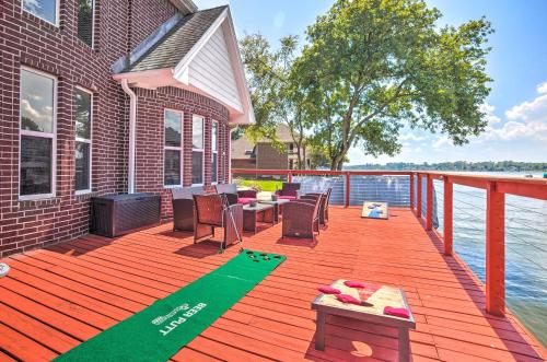 Beautiful Montgomery Home with Lakefront Deck!