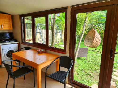 House & Yard Sesil M 110m to beach Kaprovani, Ureki (foto 5)