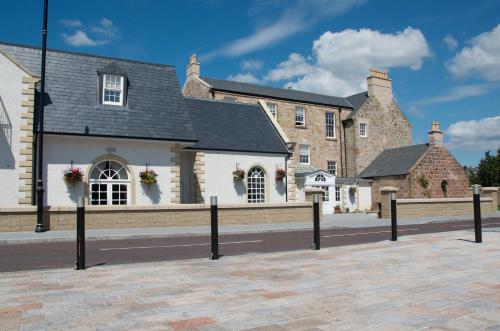 Вхід, Dumfries Arms Hotel in Камнок