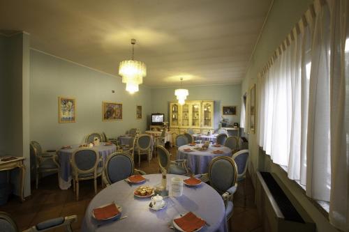Restorāns, Hotel Nastro Azzurro in Monguzzo