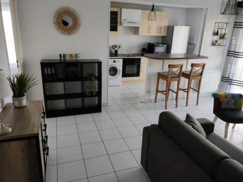 Spacieux et joli appartement de 2 à 4 personnes • Parking • Wifi - Location saisonnière - Fenouillet