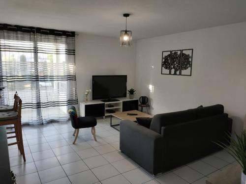 Spacieux et joli appartement de 2 a 4 personnes • Parking • Wifi in Fenouillet
