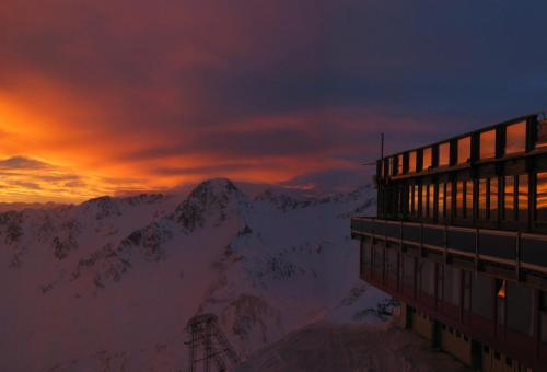 Glacier Hotel Grawand