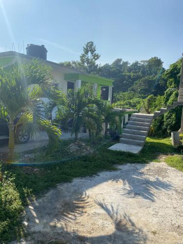 June’s comfort paradise in 逍遙海灣