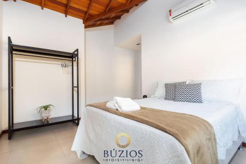 Linda e completa - Casa 150 m da praia, 4 suites in Vila Luiza