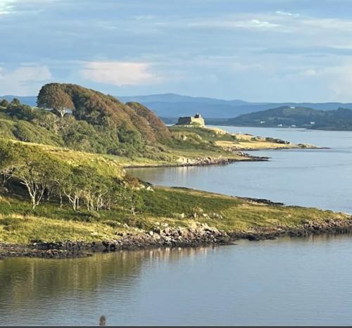 Castle View - Accommodation - Lochaline