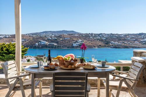 Yalos Mykonos Ornos Pouli private apartments w shared swimming pool