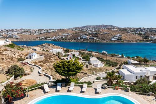 Yalos Mykonos Ornos Pouli private apartments w shared swimming pool