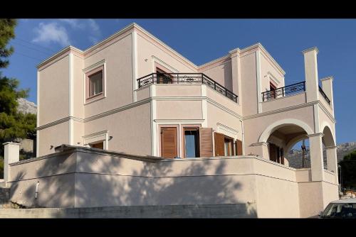 Persephones Villa