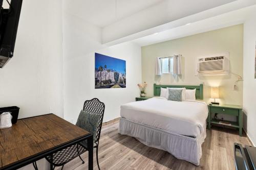 Inn at Palm Springs - image 14