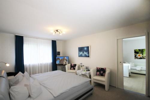 HOTEL YOGA JASMIN ehemals Hotel Eberhardt-Burghardt – Badenweiler, TX