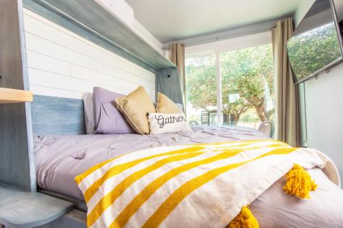 The Container Retreat at 290 Wine Trail #2 Adventure awaits! in Hye, USA