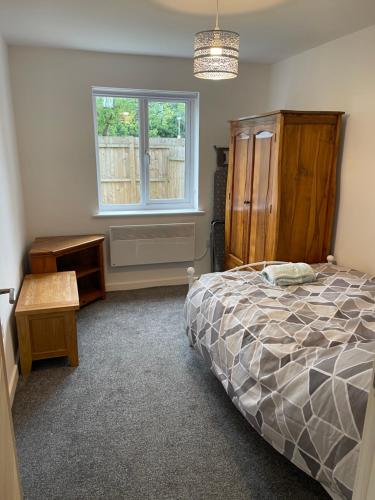 Lovely, Sleeps 8, Parking, Cafe Bars Shops Beach Train, Central Formby in 福姆比