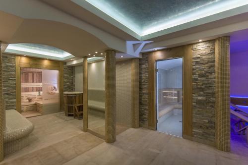 Hotel Carlina - image 3