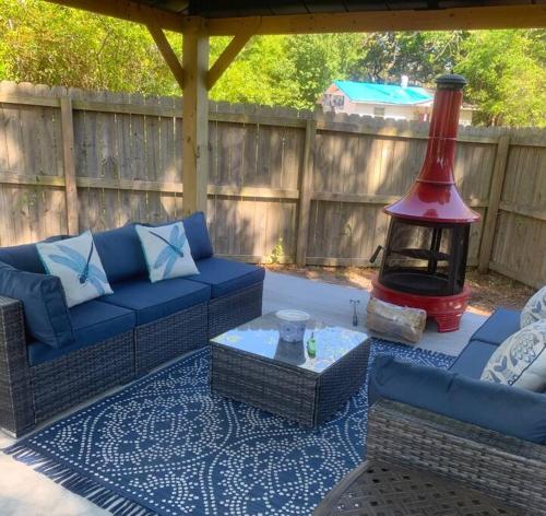 Downtown- Sunshine Cottage and Golf Cart in Southport (Észak-Karolina)