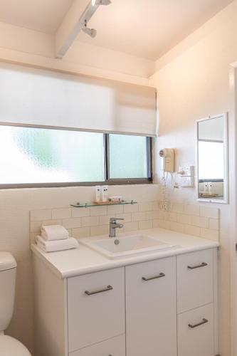Two-Bedroom Apartment with Garden View image 3