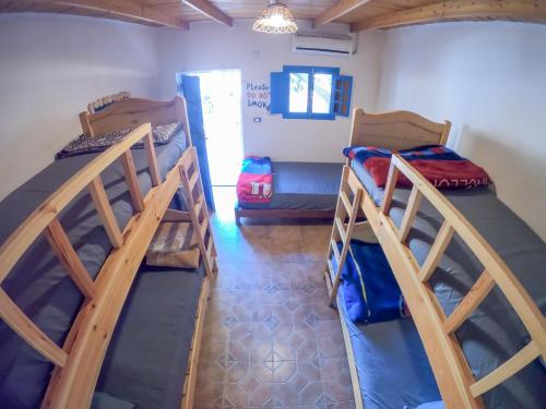 5 twin beds