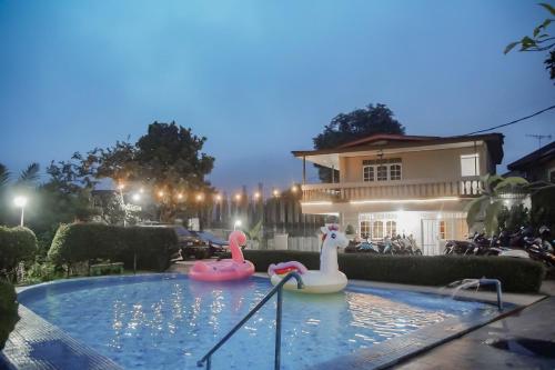 RedDoorz near Taman Safari 2, Bogor