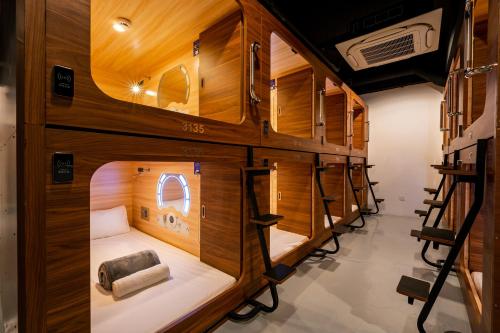 Jpod Capsule Hotel