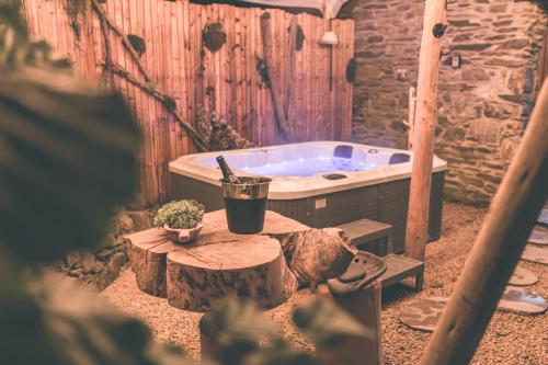 Romantic Getaway - Sauna and Jacuzzi - El Clandestino - Location saisonnière - Stoumont