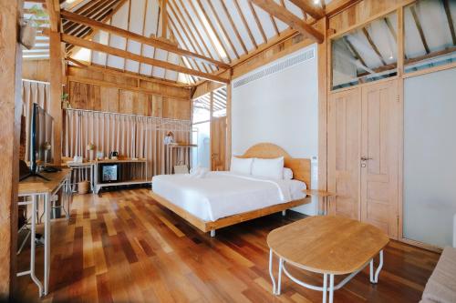 Ayom Java Village near Adisumarmo International Airport