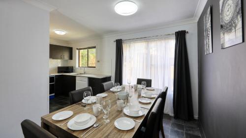 廚房, Colonial Motel & Apartments in 陽城