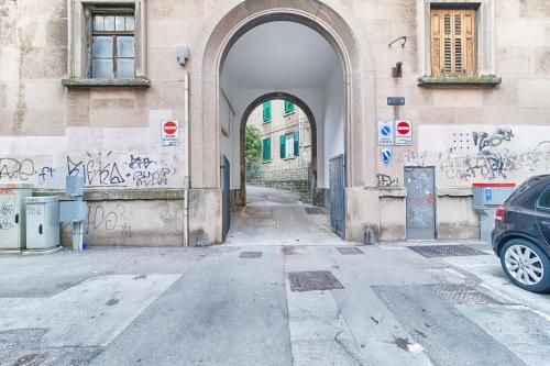 Trieste Elegant Turquoise Apartment