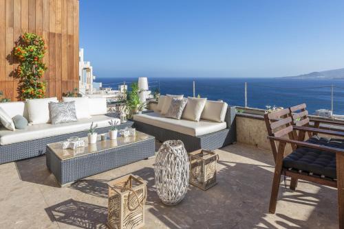 Home2Book Breathtaking Atlantic Views Apartment - Tap to explore photos
