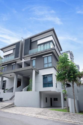 Exterior view, Desa Hill Eco Villa 12 by Vale Pine in Sg Besi
