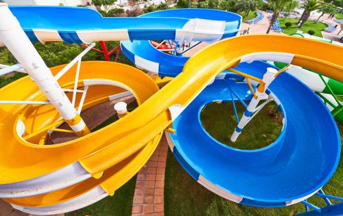Globales Los Delfines – Ciutadella, NJ