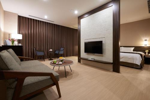 迎曦大飯店 (Sol Hotel) in 新竹市