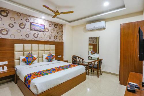 FabHotel Frolic