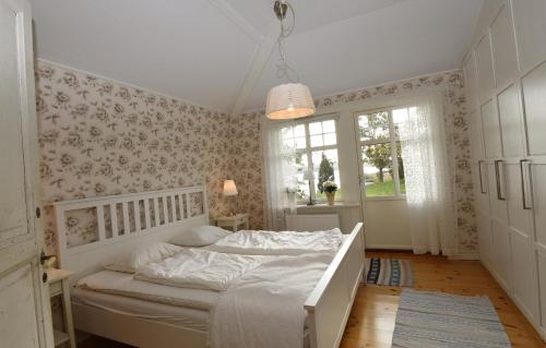 Unique house in Kopmannebro with fantastic lake plot