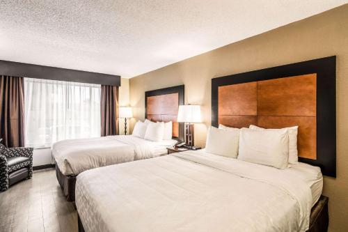 Queen Room with Two Queen Beds - Non-Smoking