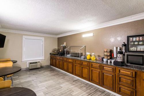 Ételek és italok, Quality Inn Pensacola North in Pensacola (Florida)