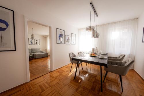 Bonnystay Gallery: Central, Kitchen, Wlan, Parking - Apartment - Landshut