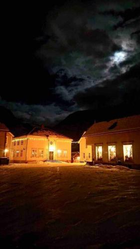 Hillegård (Hillegard) in ลาร์ดอล